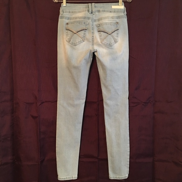 Wallflower Women’s Skinny Stretch Jeans - Picture 2 of 5